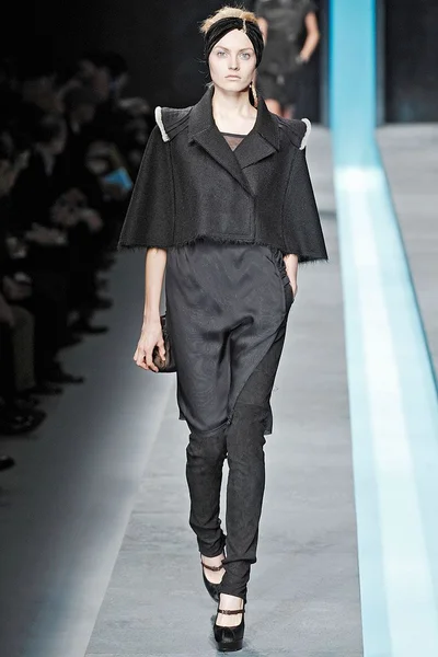 Look 3